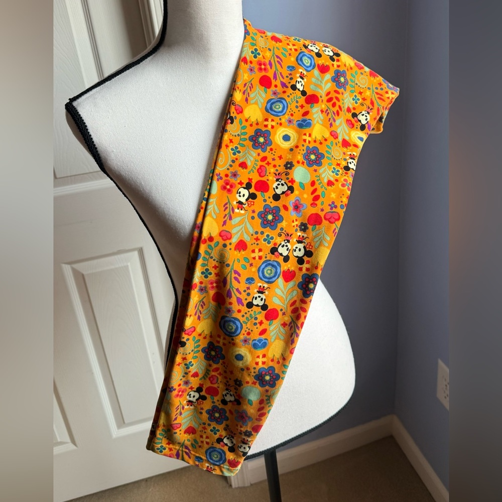 NWOT LuLaRoe Disney Tall & Curvy Leggings